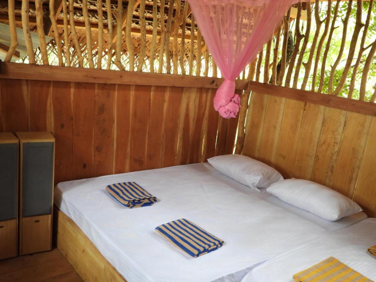 Lodge Yala Village Eco Tree House *