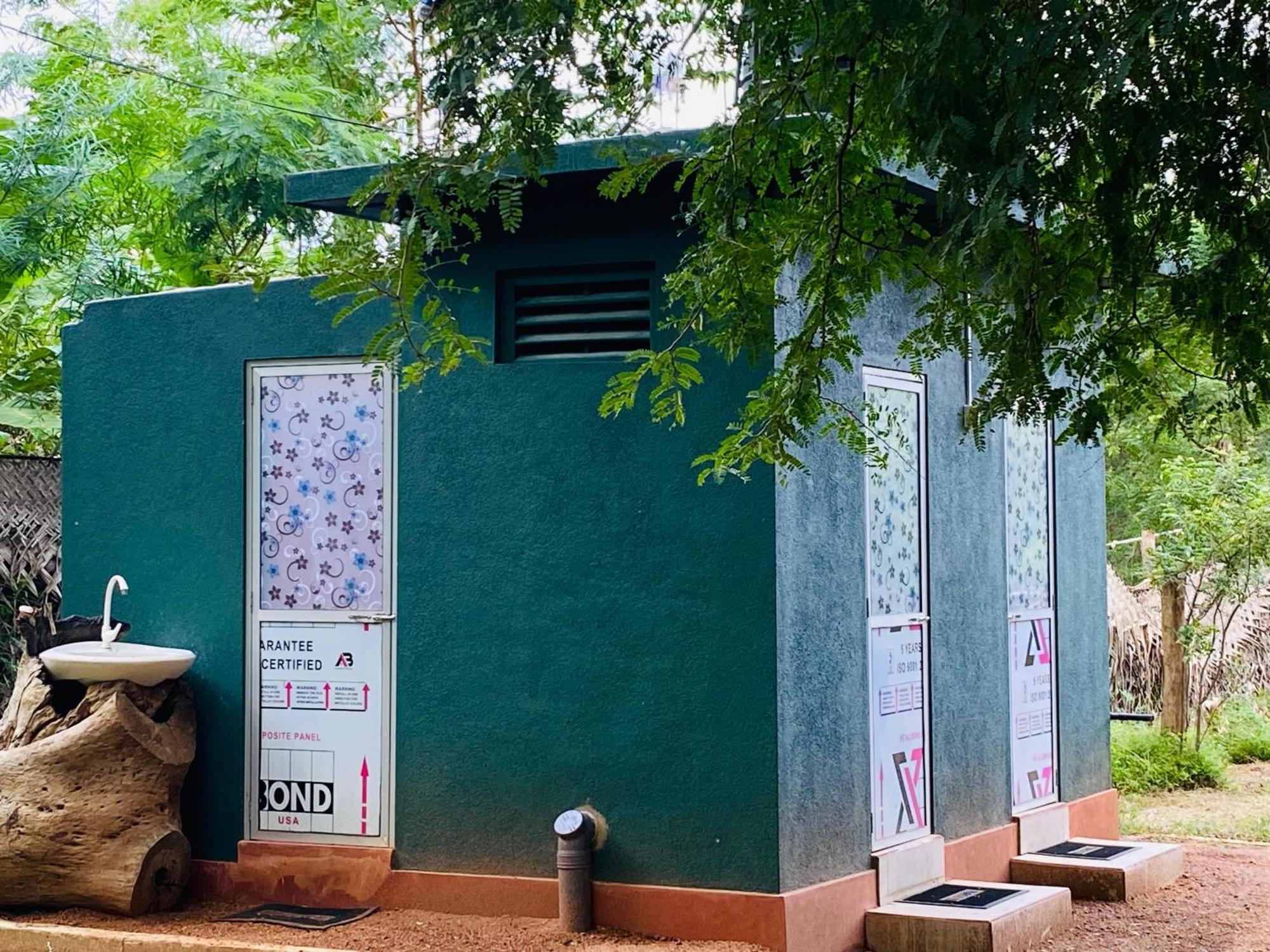 Yala Village Eco Tree House Lodge *